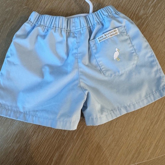 Boys 2T shorts - Picture 2 of 2